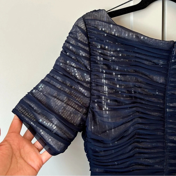 Adrianna Papell Evening Women's Dress Size 8P Navy Mesh Short Sleeve Party Event - Picture 5 of 11